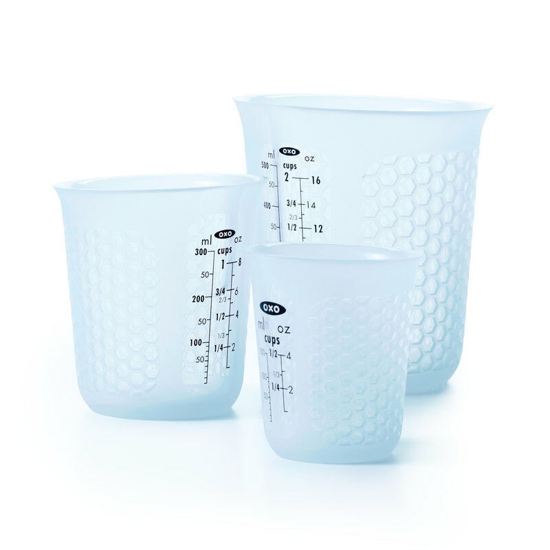 3-piece-squeeze-and-pour-silicone-measuring-cup-set-g1 11172700_measuring_set_2.jpg