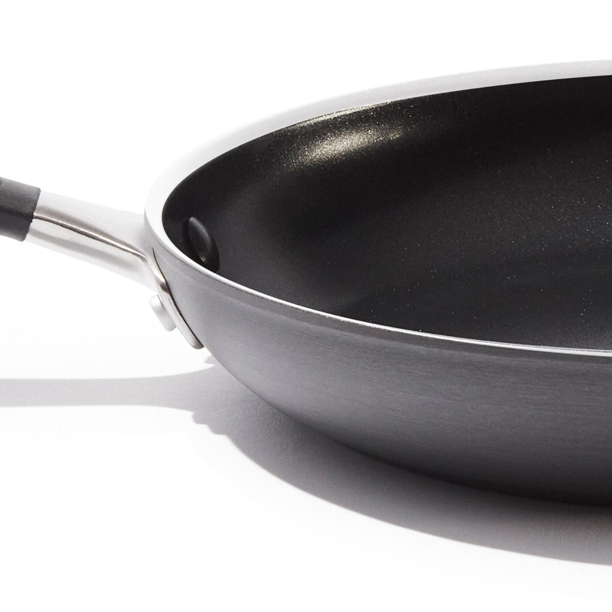 non-stick-pro-every-day-3-piece-frying-pan-set-q6 cc010474-001-oxo-non-stick-everyday-8-10-12-3-piece-open-frypan-set_pdp_07.jpg
