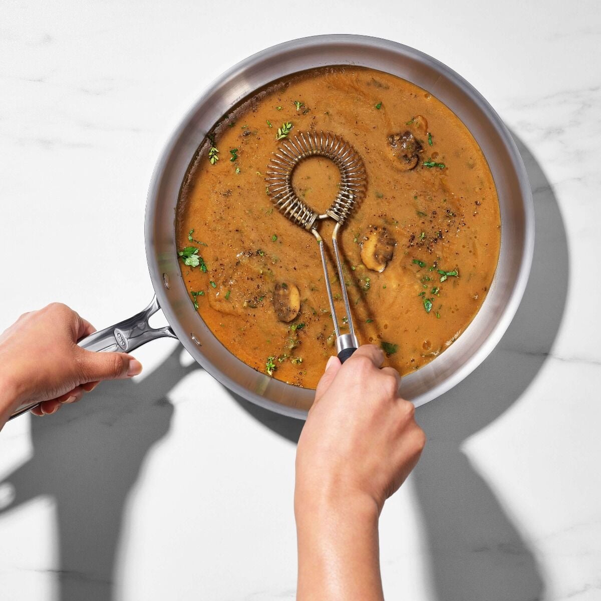 sauce-and-gravy-whisk-z6 gg_11278500_4b_1_.jpg