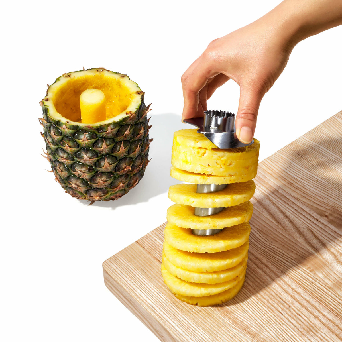 stainless-steel-pineapple-slicer-c8 gg_3108300_4c_1_.jpg