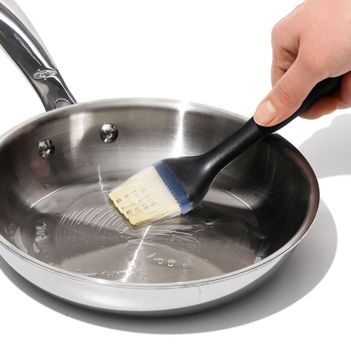 oxo-good-grips-silicone-pastry-brush-r2 1071062v1_detailed_product_view_2.jpeg