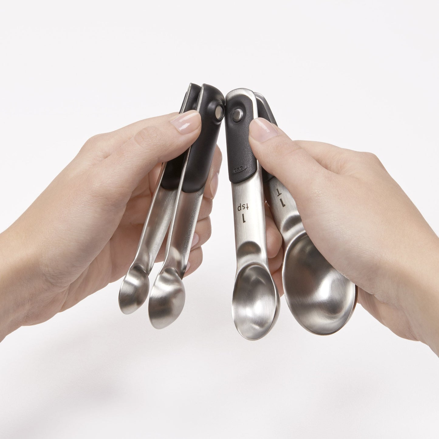stainless-steel-measuring-spoons-p5 11132100_4_oxogoodgrips_stainlesssteelmeasuringspoons.jpg