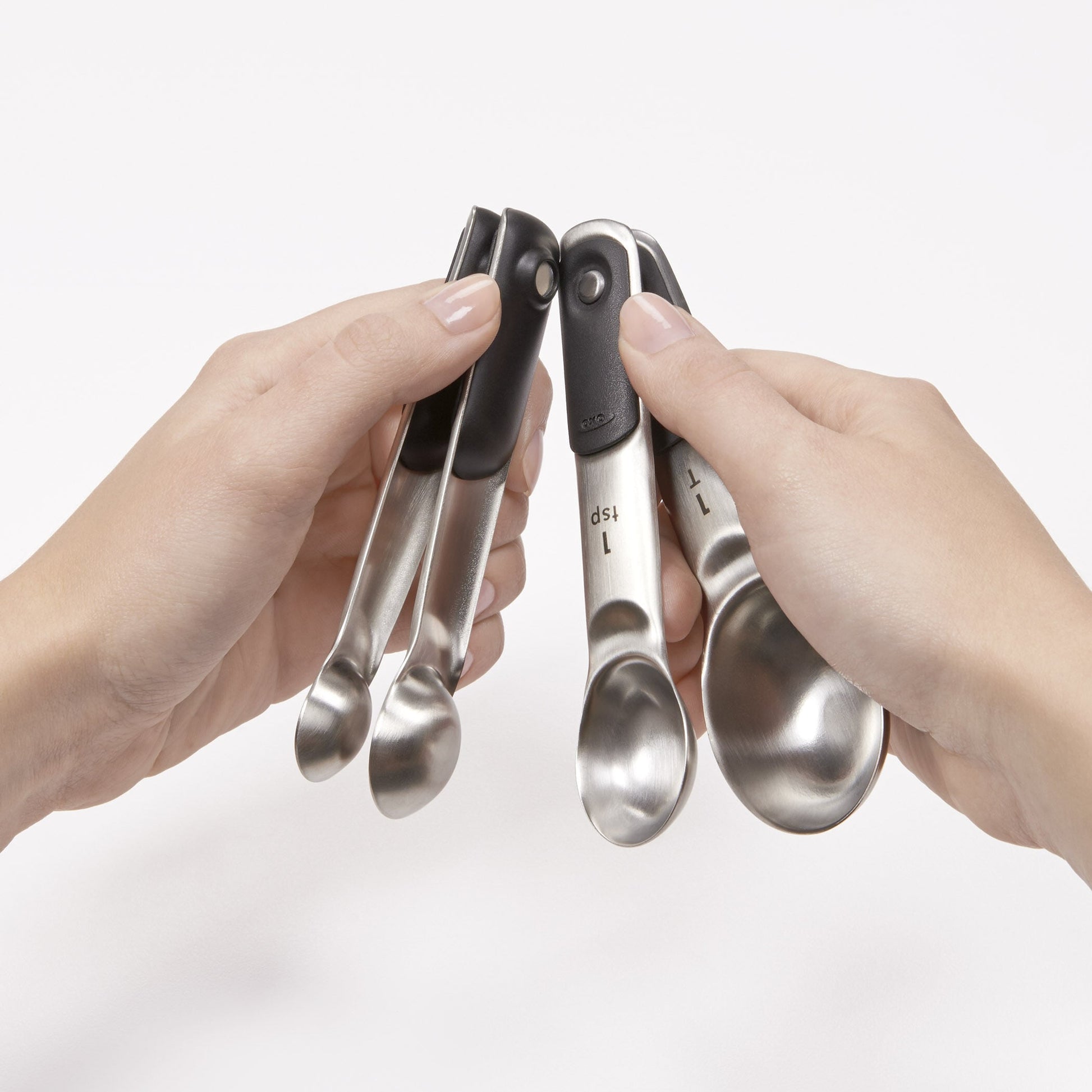 stainless-steel-measuring-spoons-p5 11132100_4_oxogoodgrips_stainlesssteelmeasuringspoons.jpg