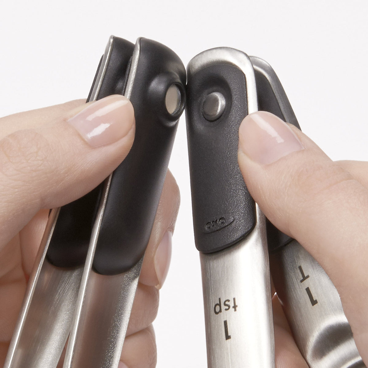 stainless-steel-measuring-spoons-p5 11132100_5_oxogoodgrips_stainlesssteelmeasuringspoons.jpg