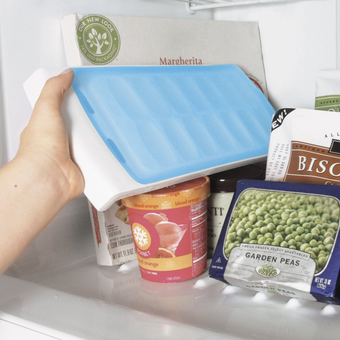 no-spill-ice-cube-tray-o7 1132080_4_no-spill_ice_cube_tray.jpg