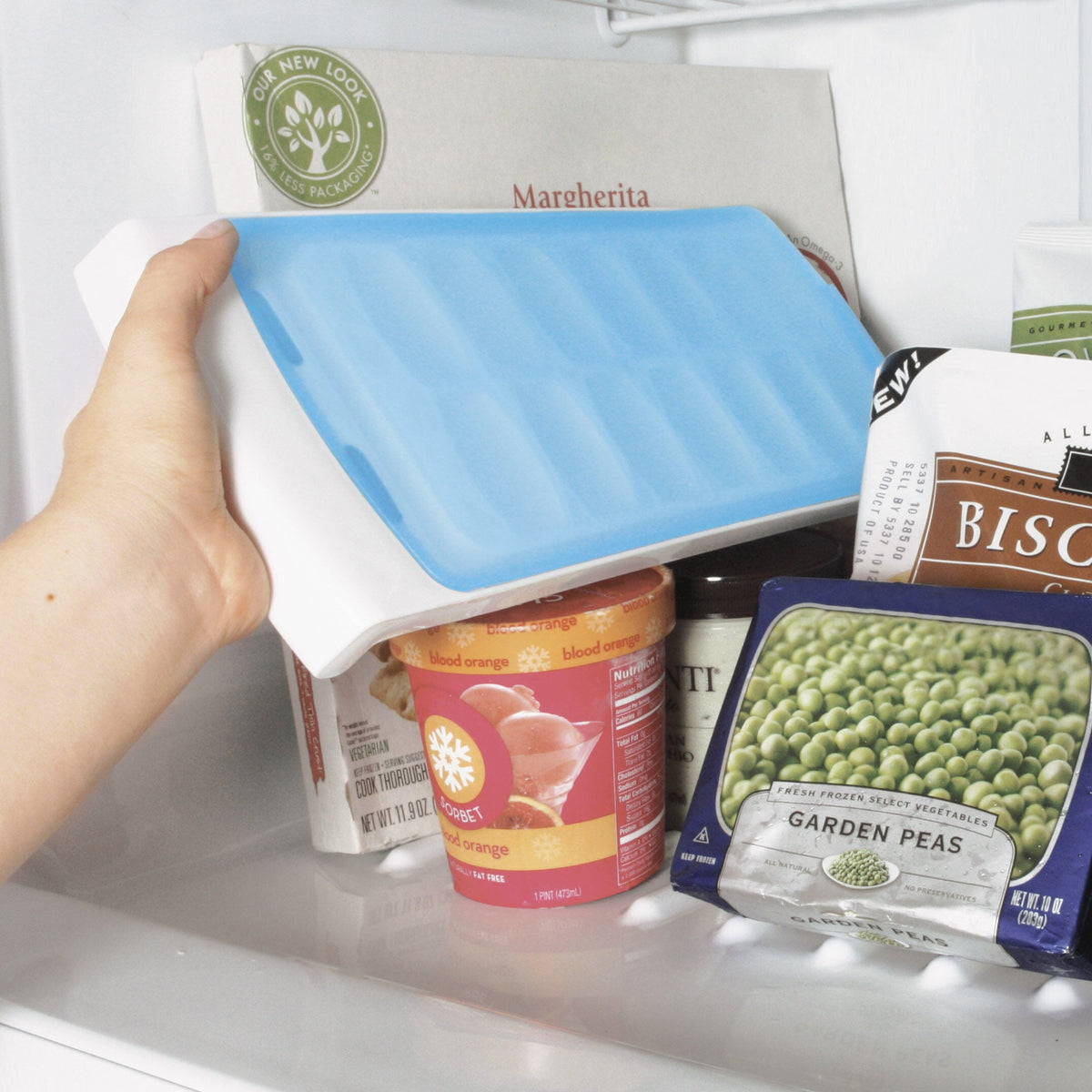no-spill-ice-cube-tray-o7 1132080_4_no-spill_ice_cube_tray.jpg