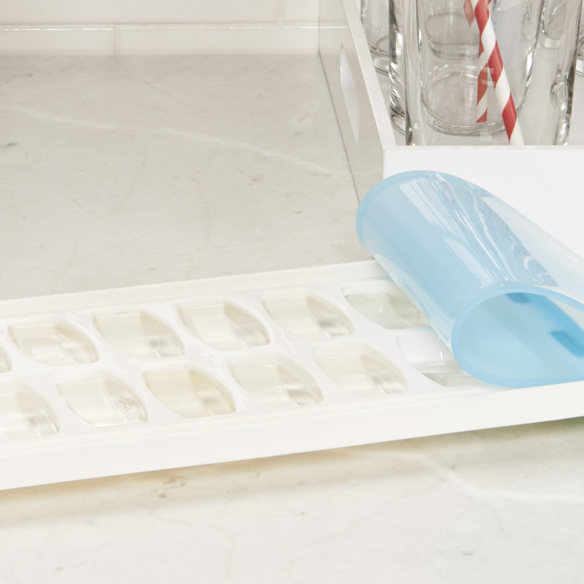 no-spill-ice-cube-tray-o7 1132080_9_no-spill_ice_cube_tray.jpg