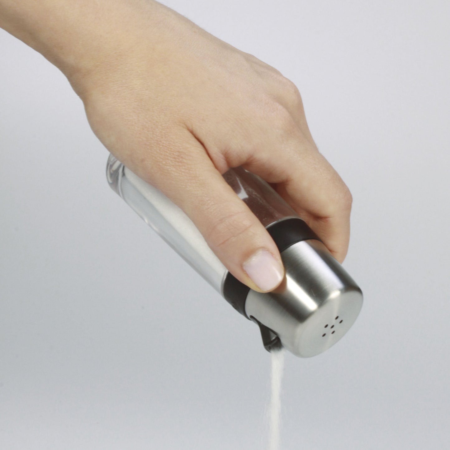 simple-salt-shaker-f1 1241980_salt_shaker_3.jpg