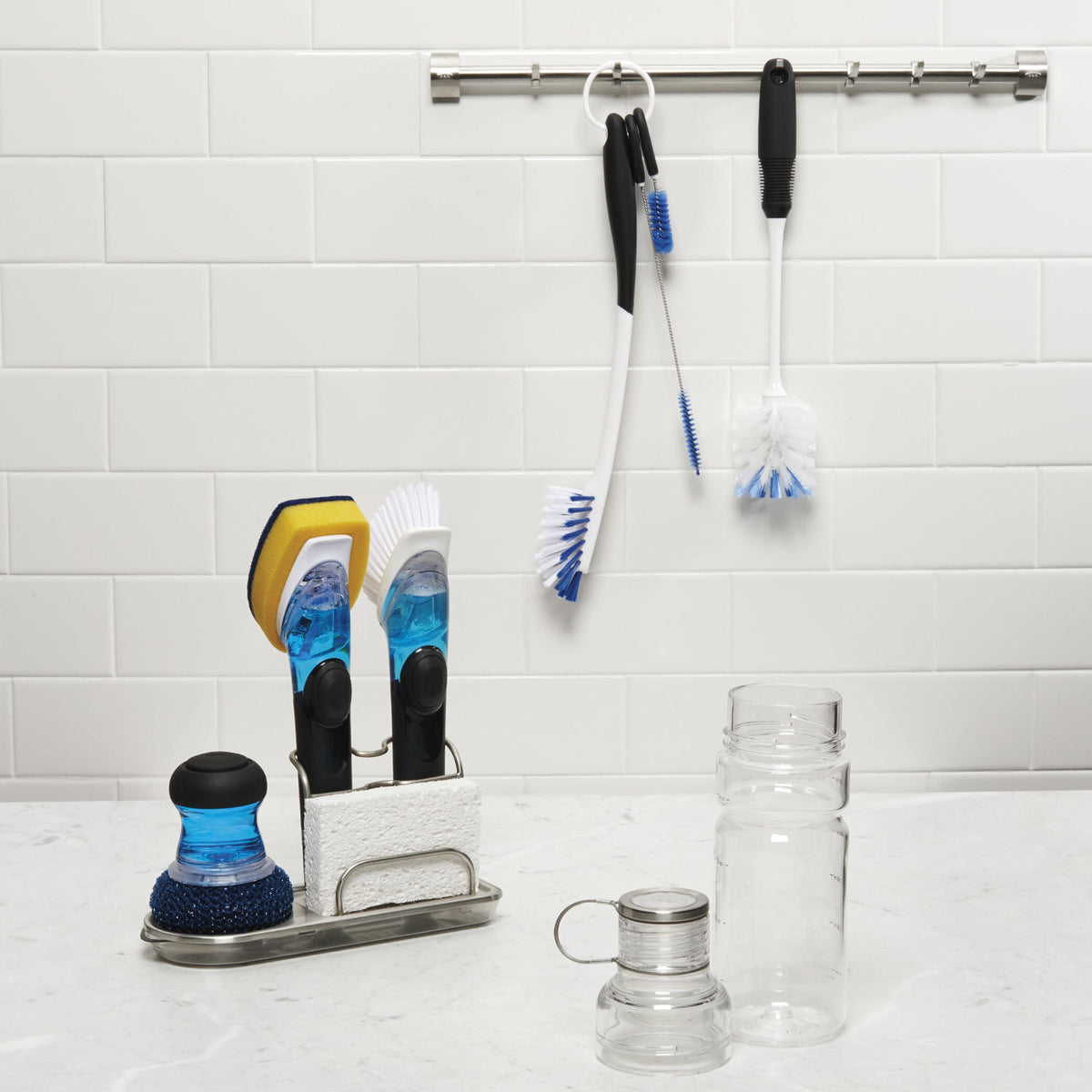 water-bottle-cleaning-set-z7 1329080_8_water_bottle_cleaning_set.jpg