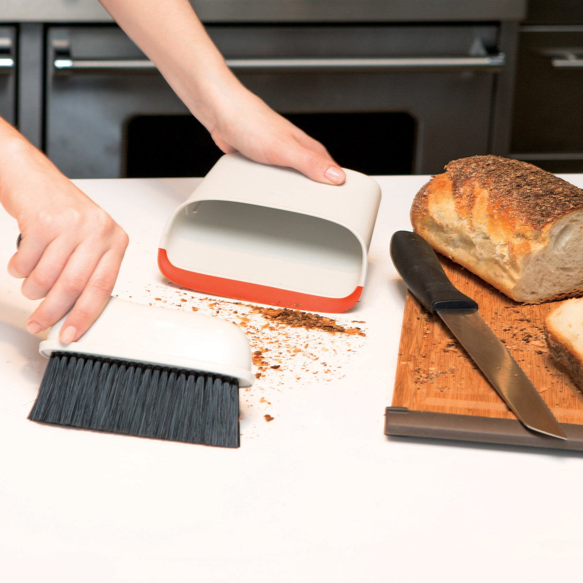 compact-dustpan-and-brush-set-s3 1334280_7_compact_dustpan_brush_set.jpg