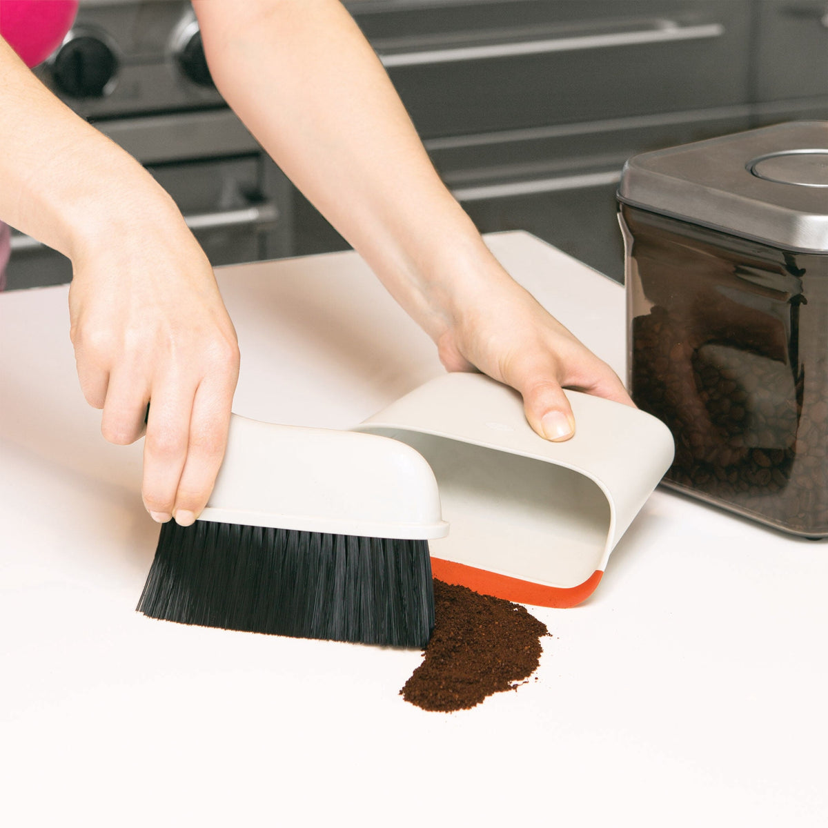 compact-dustpan-and-brush-set-s3 1334280_8_compact_dustpan_brush_set.jpg