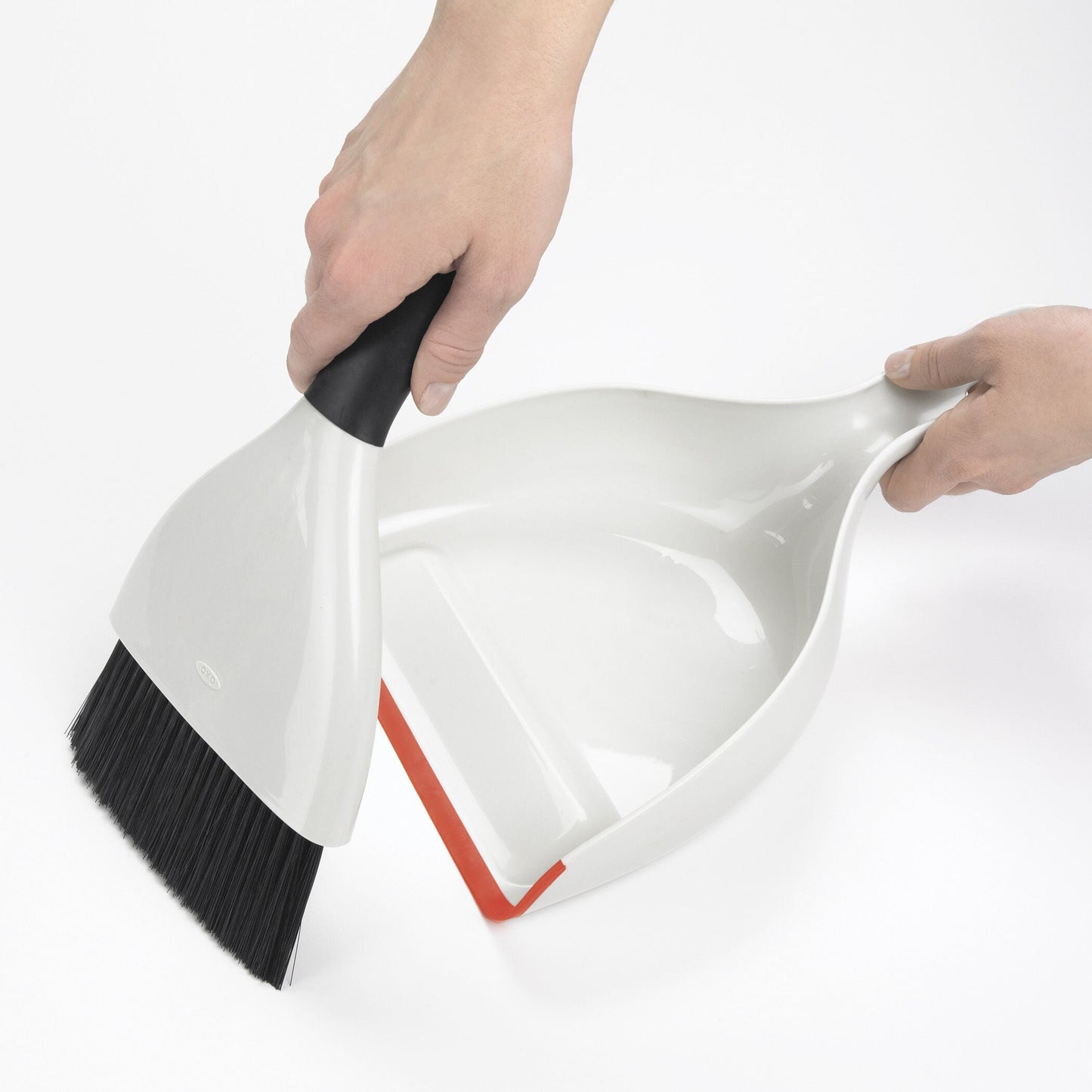 dustpan-and-brush-set-a2 1334480_2_dustpan_brush_set.jpg