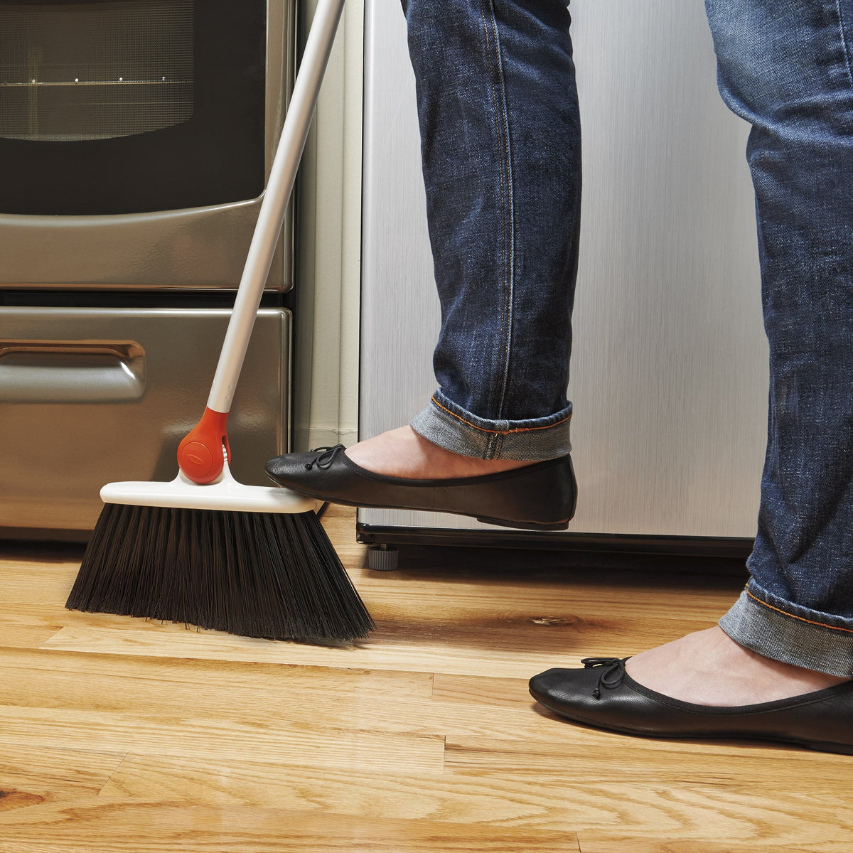 any-angle-broom-f8 1336580_6_any-angle_broom.jpg