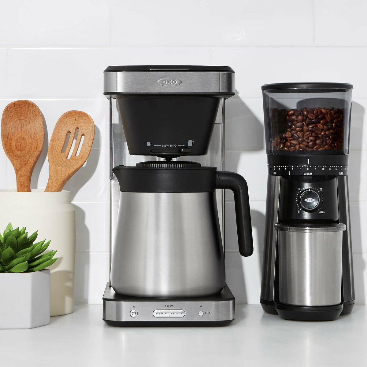 8-cup-coffee-maker-w1 br_8718800_071520_5_rgb_1_.jpg