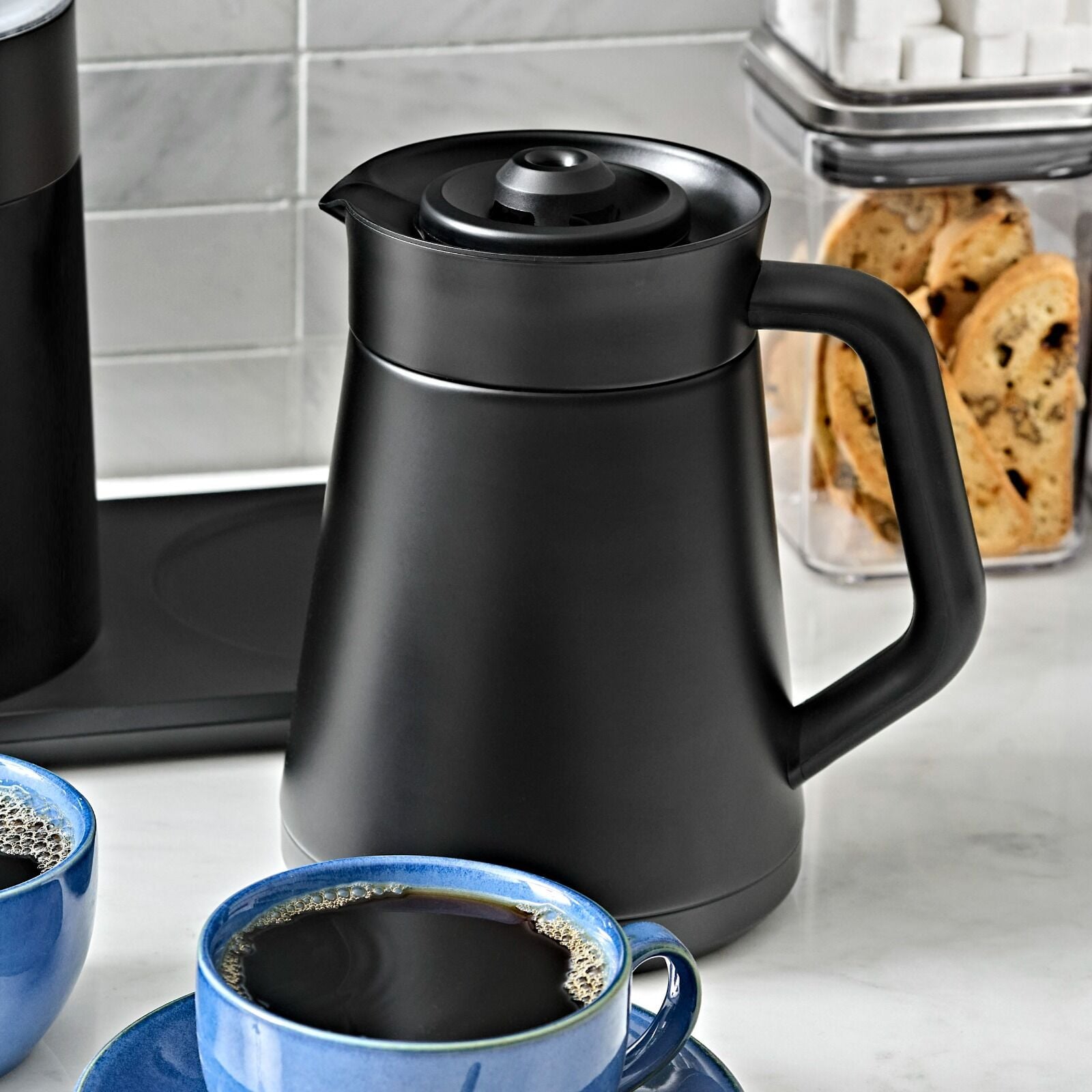 replacement-carafe-for-9-cup-coffee-maker-matte-black-t9 brew_8725100_9-cup-coffee-maker-black-carafe_pdp_02_1_.jpeg