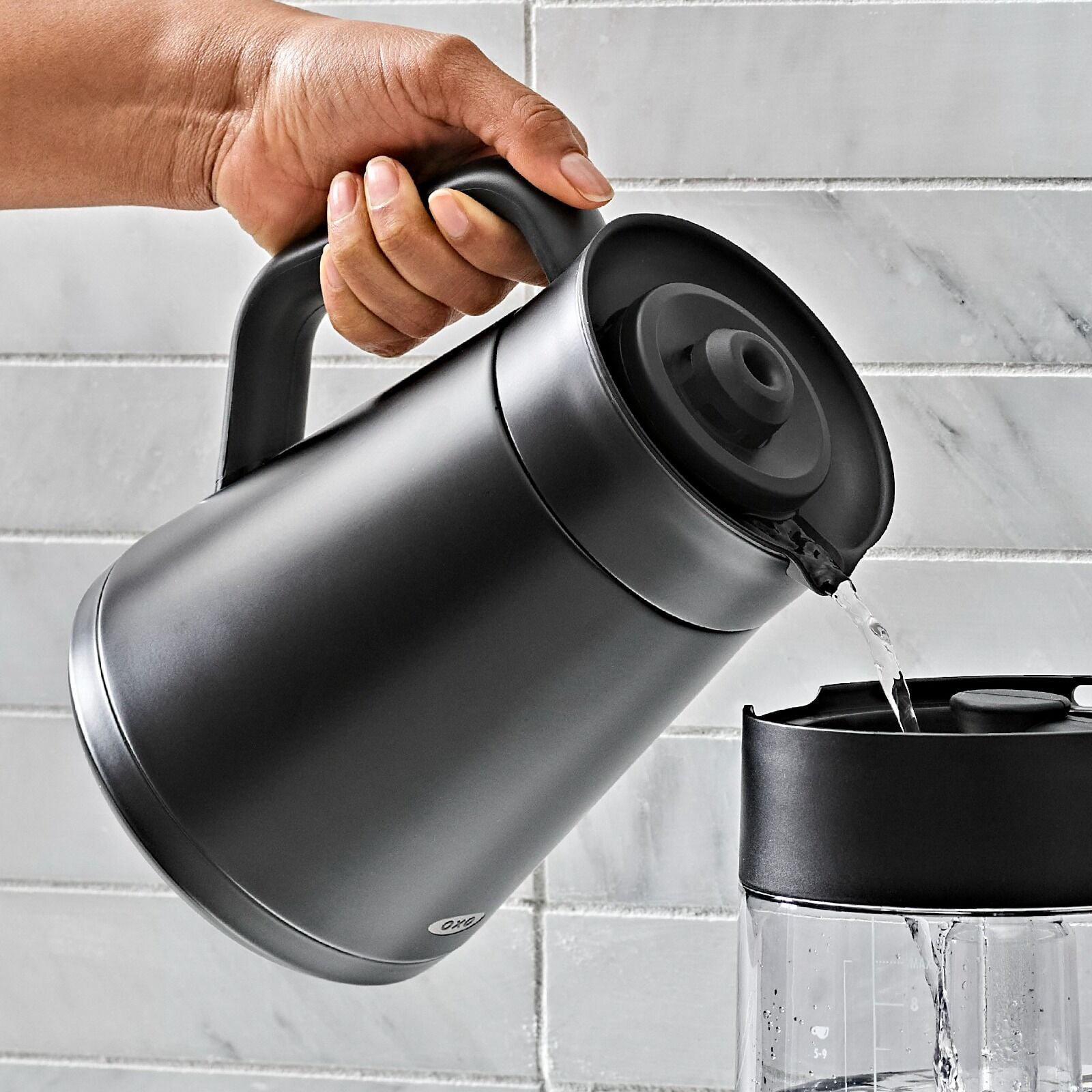 replacement-carafe-for-9-cup-coffee-maker-matte-black-t9 brew_8725100_9-cup-coffee-maker-black-carafe_pdp_04_1_.jpeg