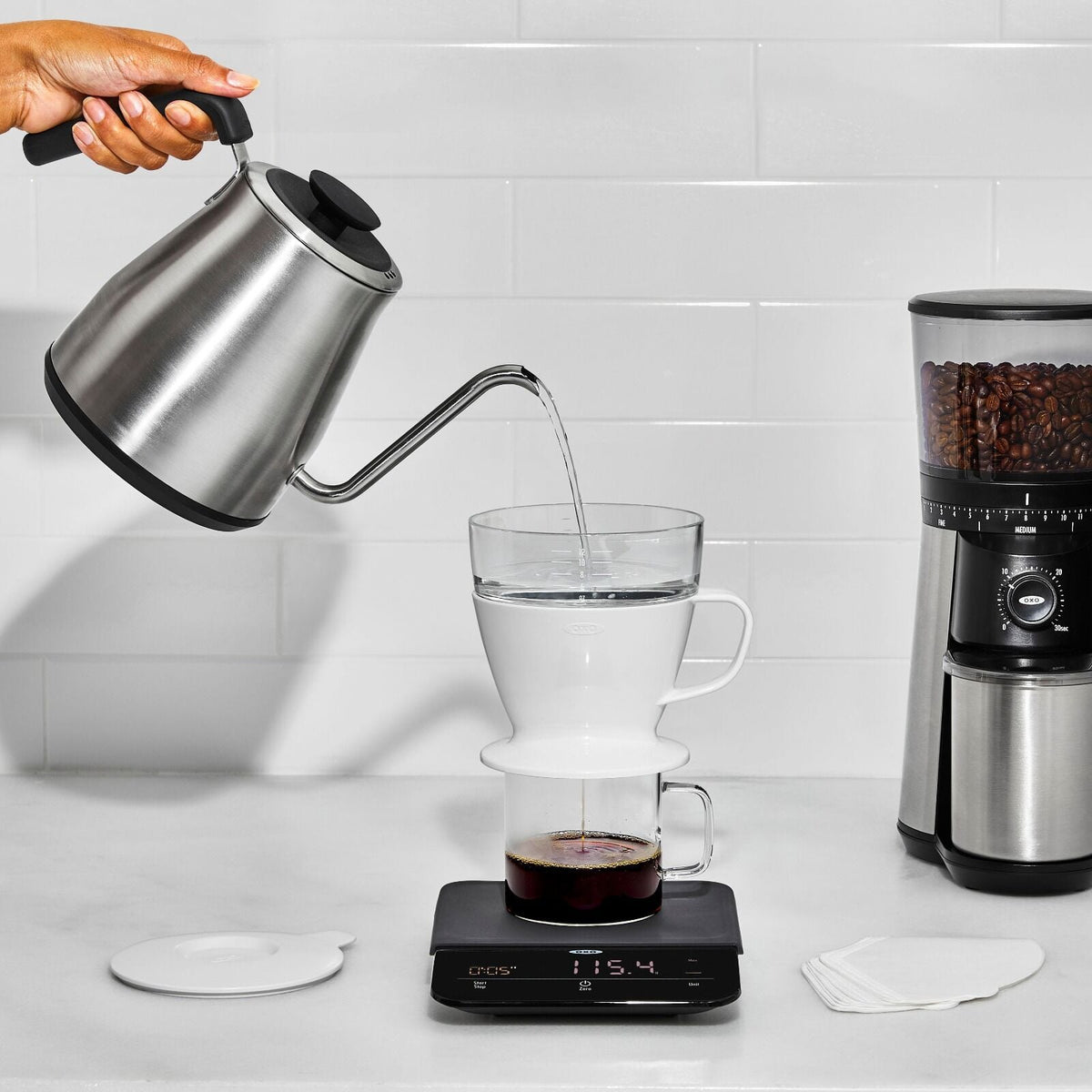 adjustable-temperature-pour-over-kettle-g2 brew_adjustabletemperaturekettle_8717100v2_07_1_.jpg