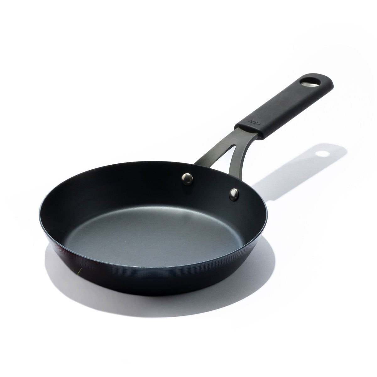 carbon-steel-obsidian-series-8-inch-frypan-with-silicone-sleeve-l5 cc005099-001-1.jpg