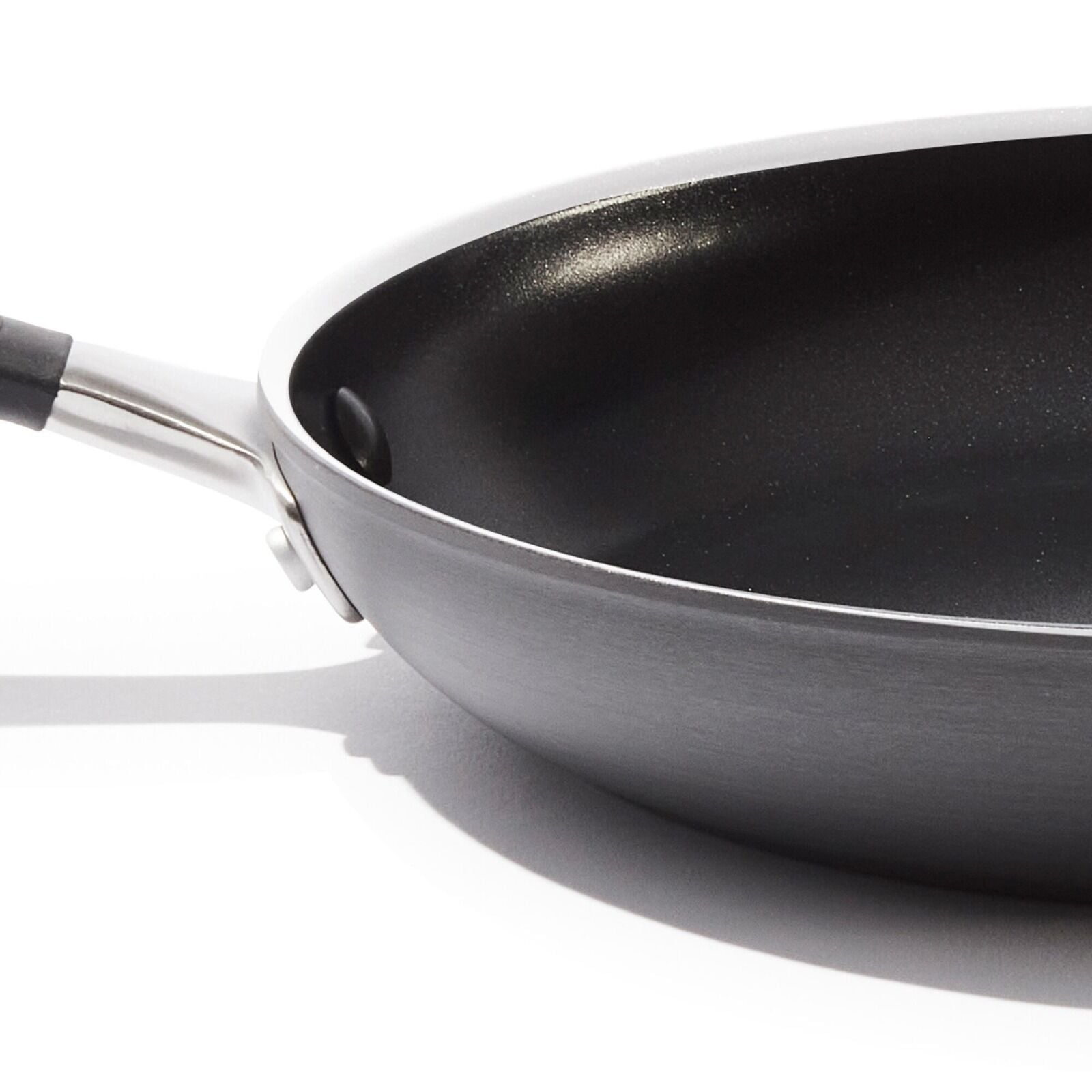 non-stick-pro-every-day-3-piece-frying-pan-set-q6 cc010474-001-oxo-non-stick-everyday-8-10-12-3-piece-open-frypan-set_pdp_07.jpg
