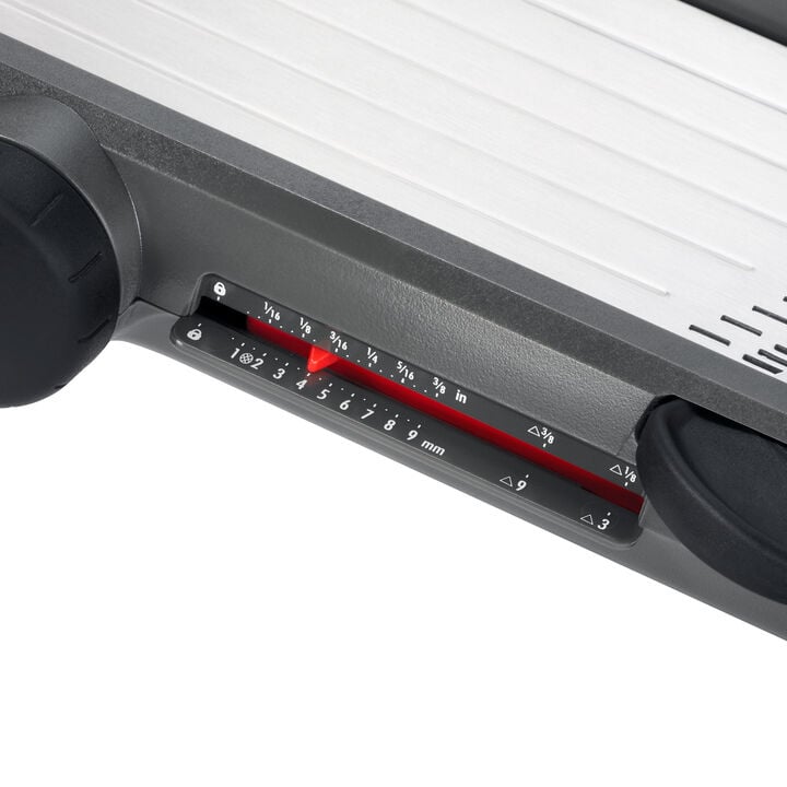 chef-s-mandoline-slicer-2-0-f1 gg_111194500_7_1_.jpg