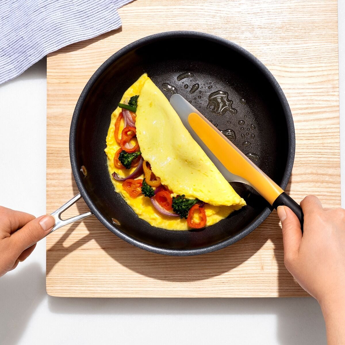 small-flip-and-fold-omelet-turner-p2 gg_11140800_4.jpg