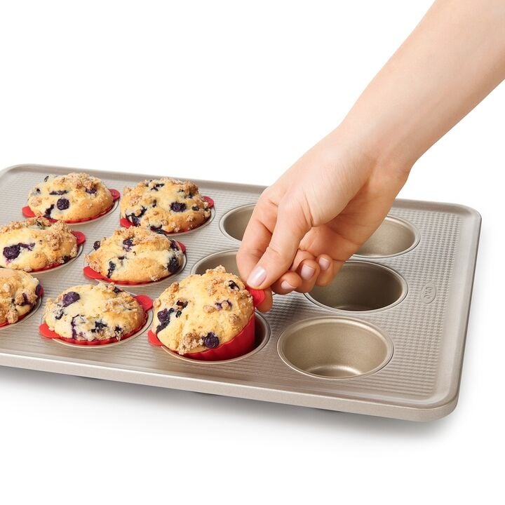 silicone-baking-cups-12-pack-w4 gg_11211000_4.jpg