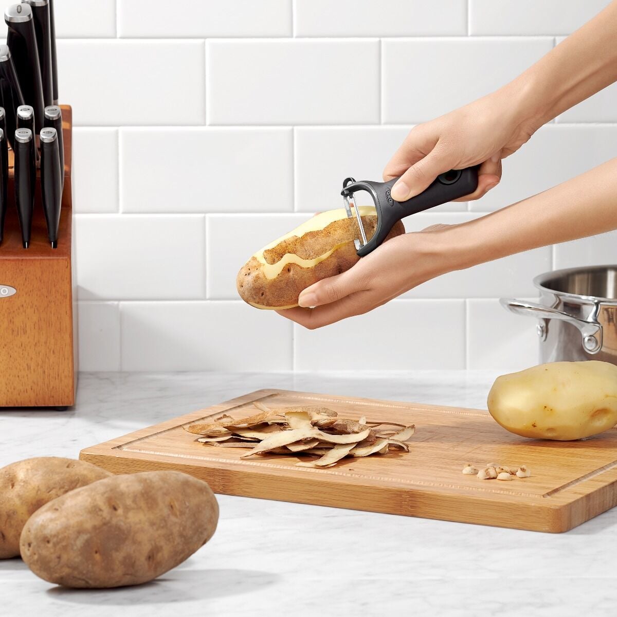 oxo-good-grips-prep-y-peeler-k2 gg_11258900-11244000-11244100_4_4.jpg