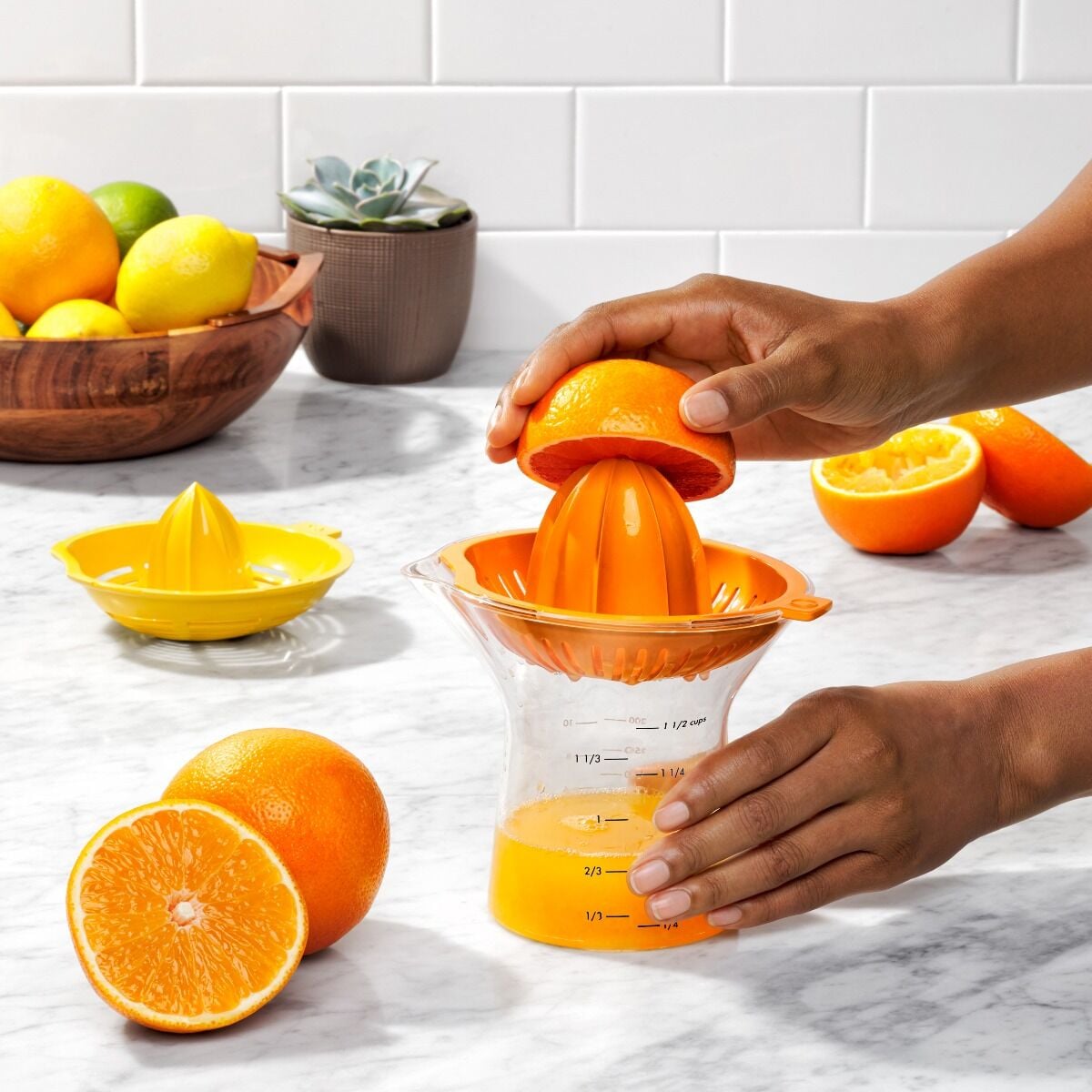 2-in-1-citrus-juicer-b9 gg_11263400_4a_1.jpg