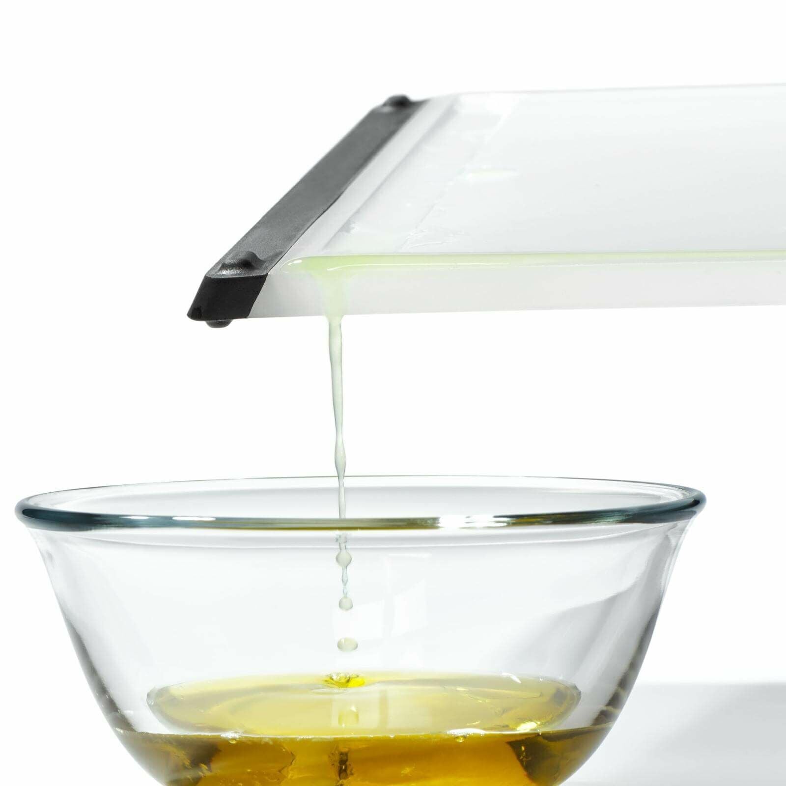 carving-and-cutting-board-h6 gg_11272900_7a_1.jpg