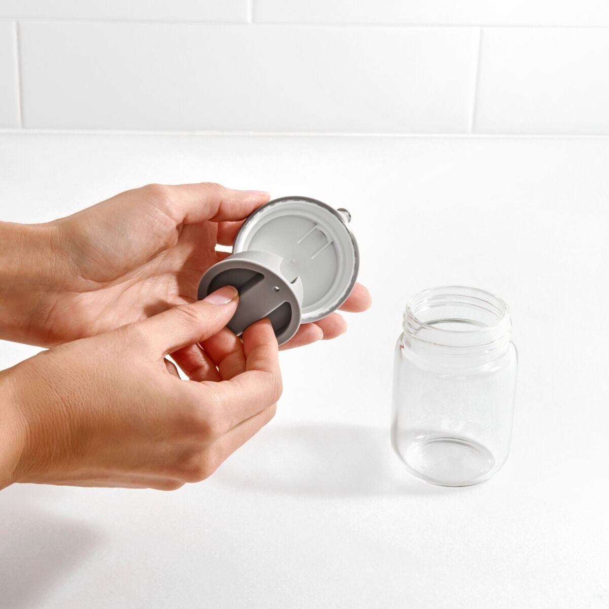 precision-pour-glass-dispenser-5-oz-r8 gg_11278600_4a.jpg
