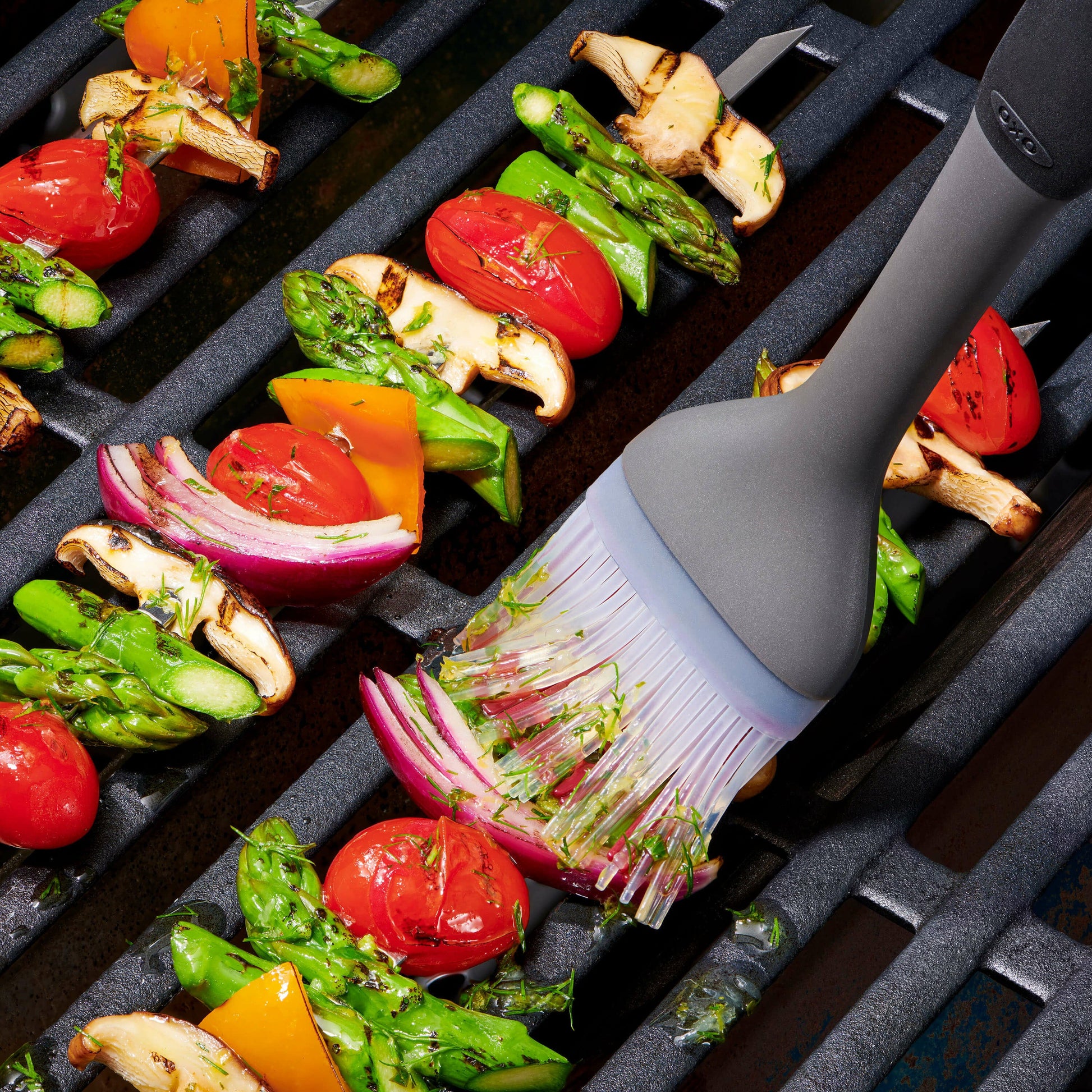 grilling-basting-brush-m8 gg_11309300_052020_10_rgb_1_.jpg