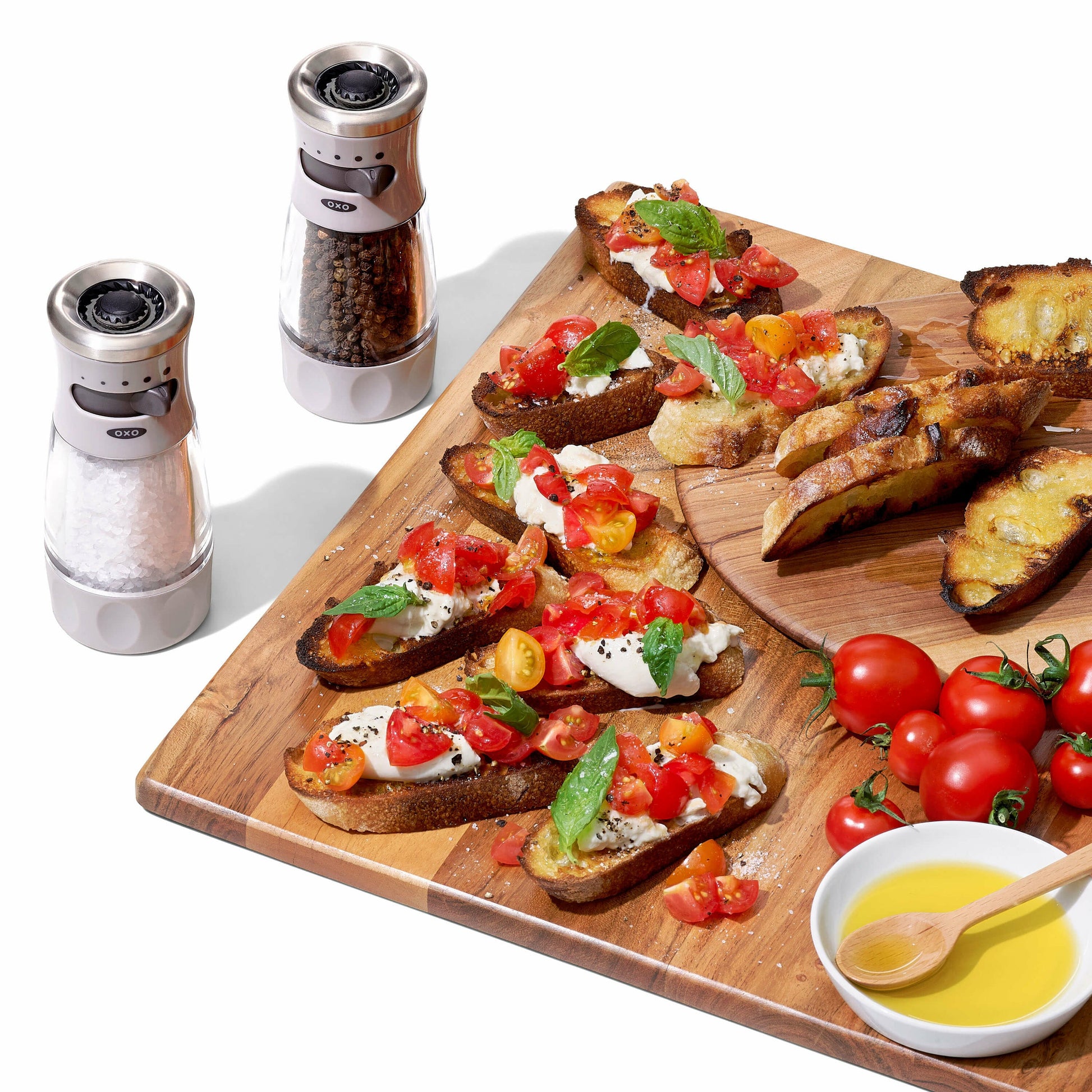 contoured-mess-free-pepper-grinder-o7 gg_11312500_9a_w_rgb_1_.jpg