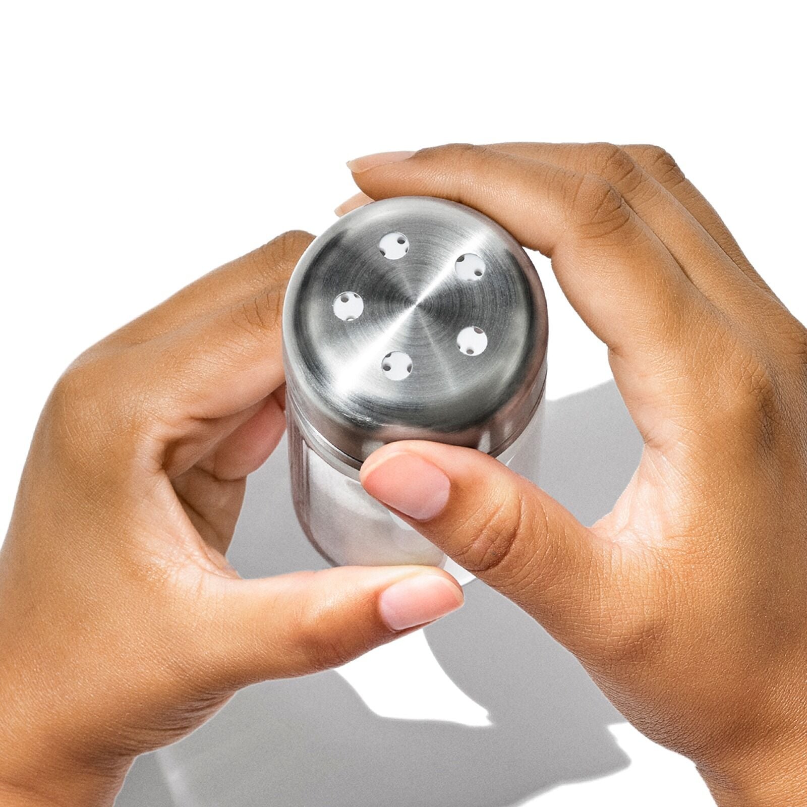 glass-adjustable-shaker-set-e0 gg_11312600_adjustablesaltandpeppershakers_pdp_04.jpeg