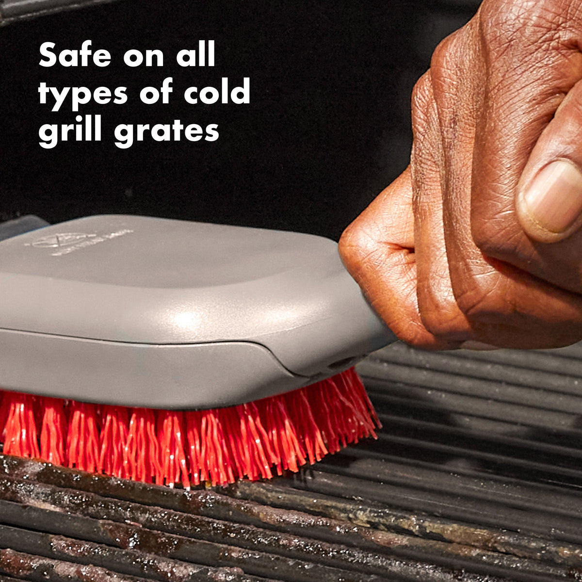 oxo-good-grips-nylon-grill-brush-for-cold-cleaning-n0 gg_11329400_8a.jpg