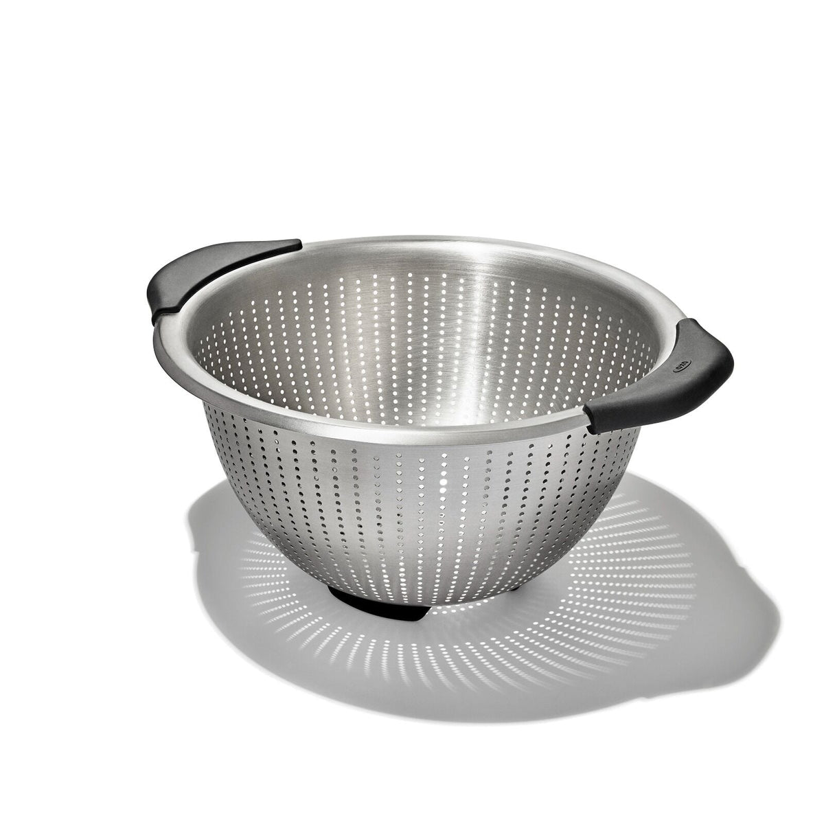 5-qt-stainless-steel-colander-z3 gg_11330900_stainlesssteelcolander5qt_02_rgb.jpg