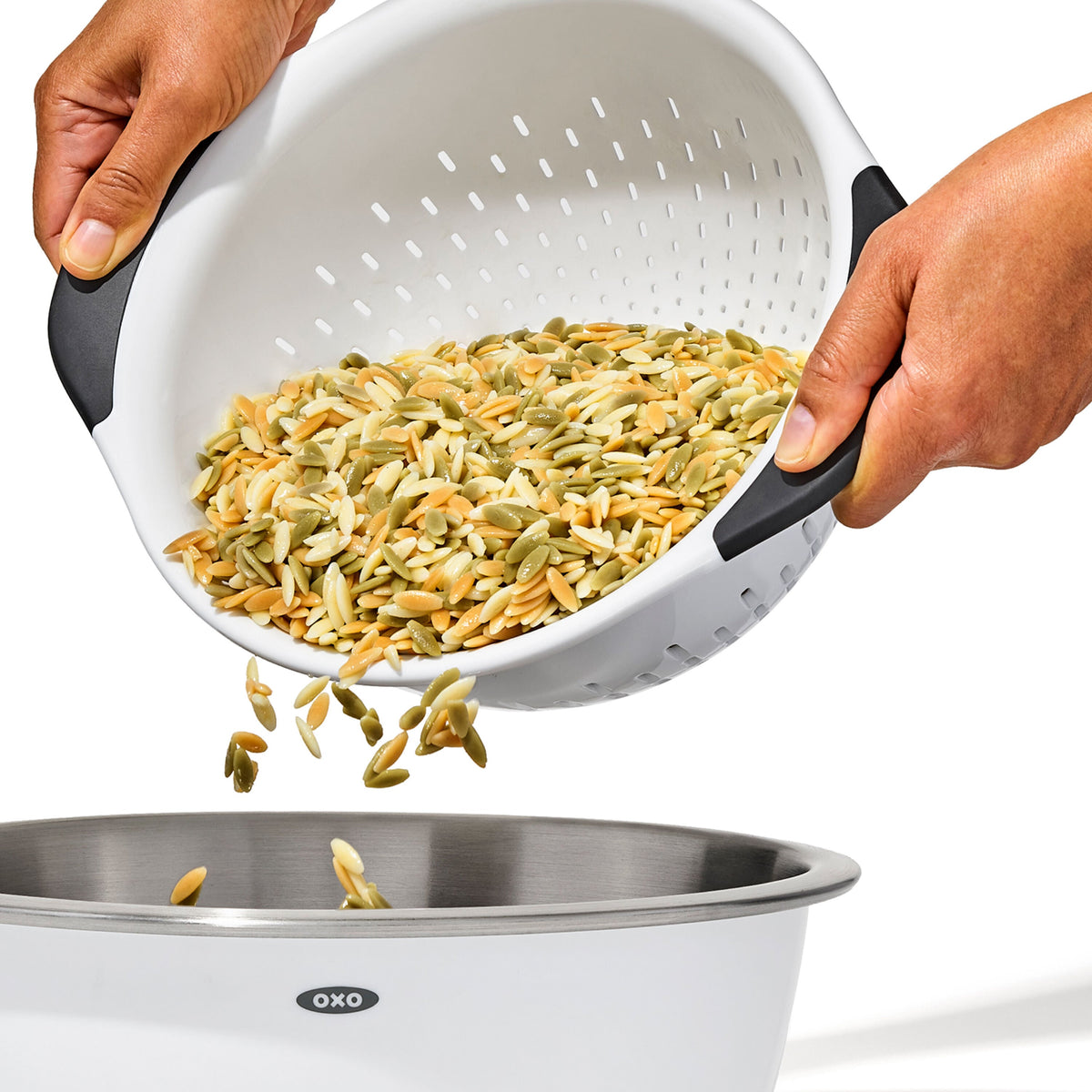 plastic-colander-e4 gg_11331000_plasticcolander3qt_pdp_02.jpg