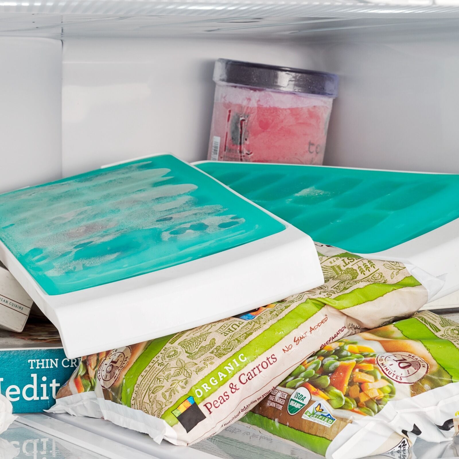 no-spill-ice-cube-tray-2-pack-r3 gg_11362000_nospillicecubetray2pk_pdp_02.jpg