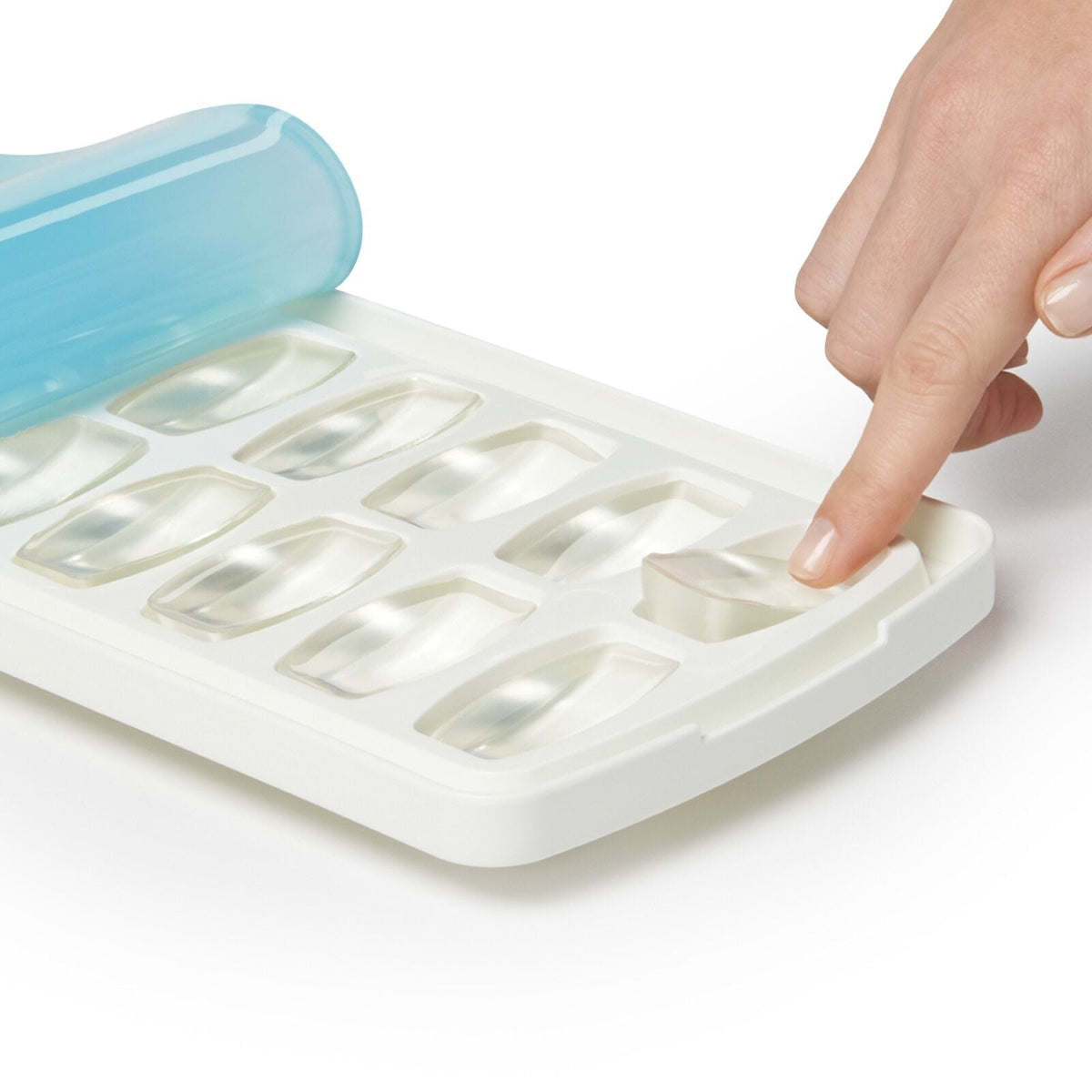 no-spill-ice-cube-tray-2-pack-r3 gg_11362000_nospillicecubetray2pk_pdp_04.jpg