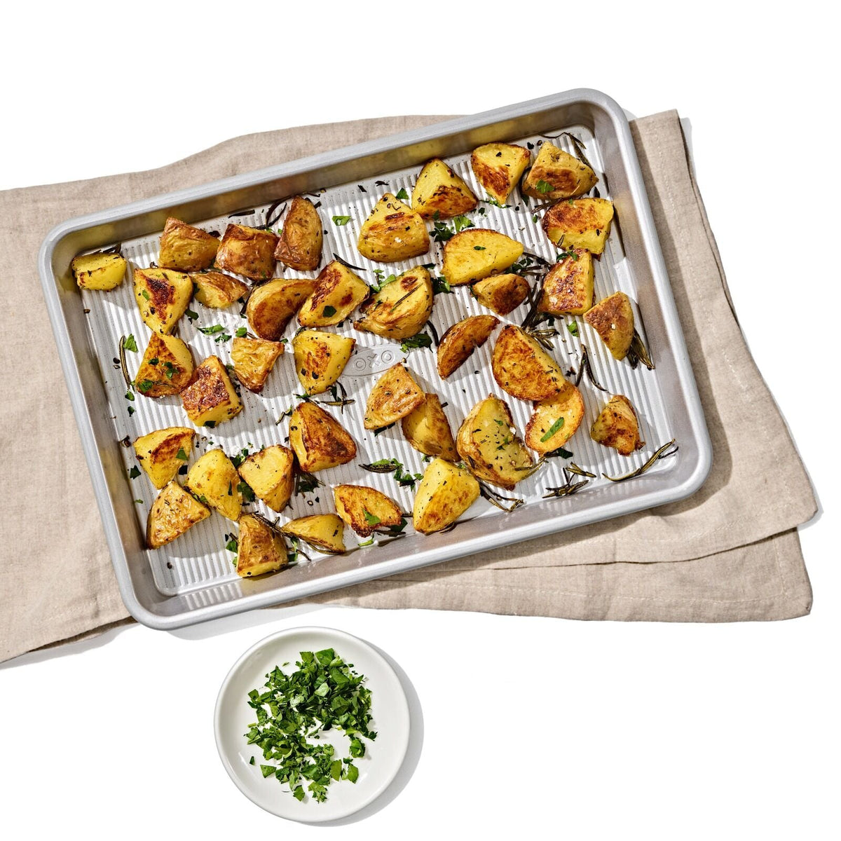 non-stick-pro-clear-coated-quarter-sheet-pan-o4 gg_11434900_quarter-sheet-pan_pdp_01.jpeg