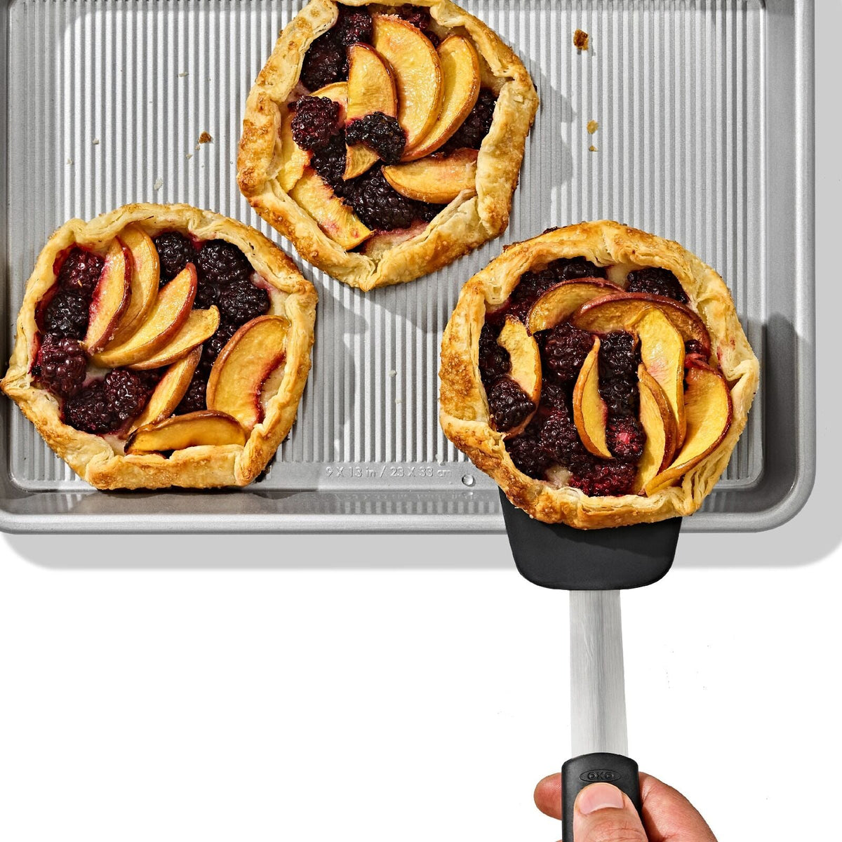 non-stick-pro-clear-coated-quarter-sheet-pan-o4 gg_11434900_quarter-sheet-pan_pdp_02.jpeg