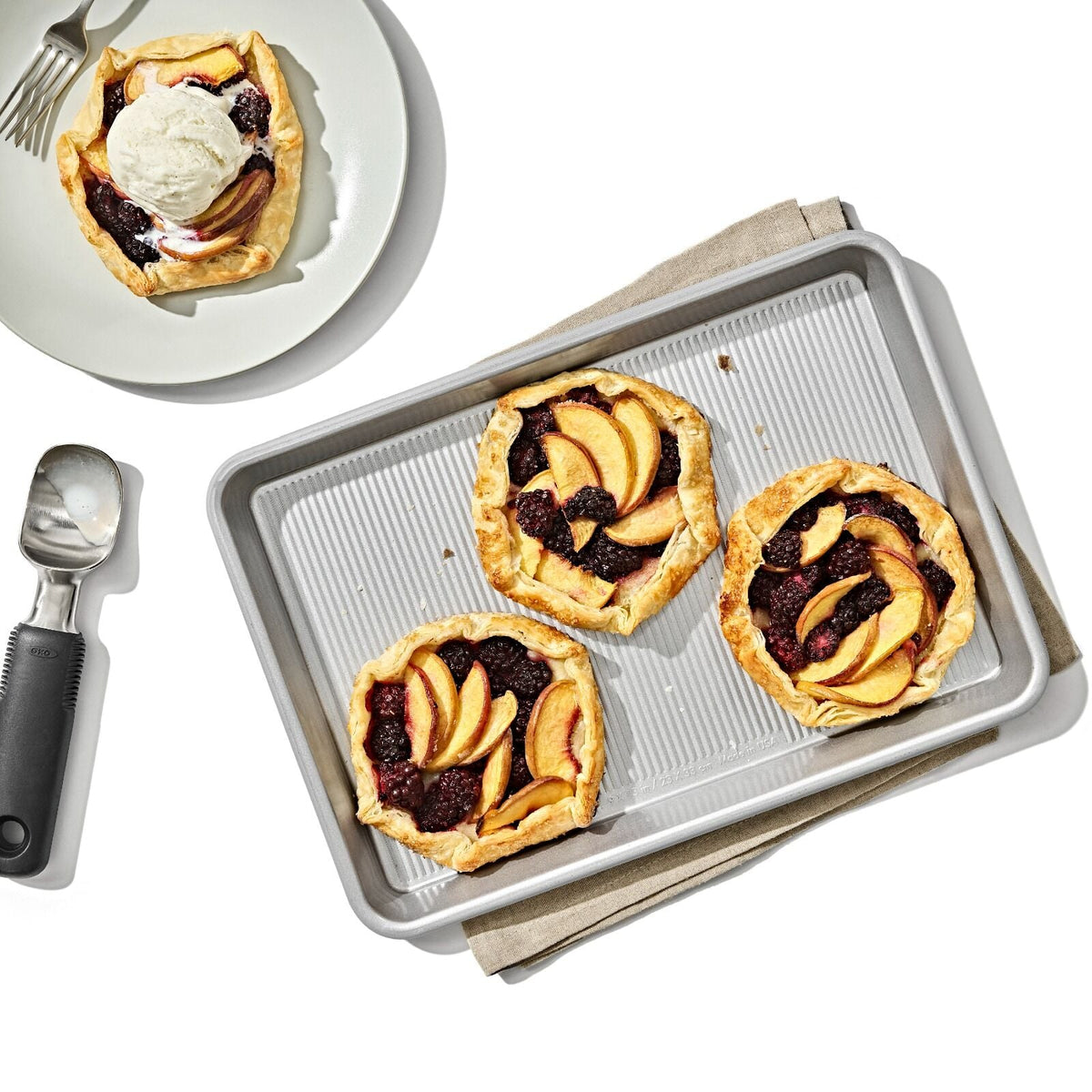non-stick-pro-clear-coated-jelly-roll-pan-n6 gg_11435000_jelly-roll-pan_pdp_03_1_.jpeg