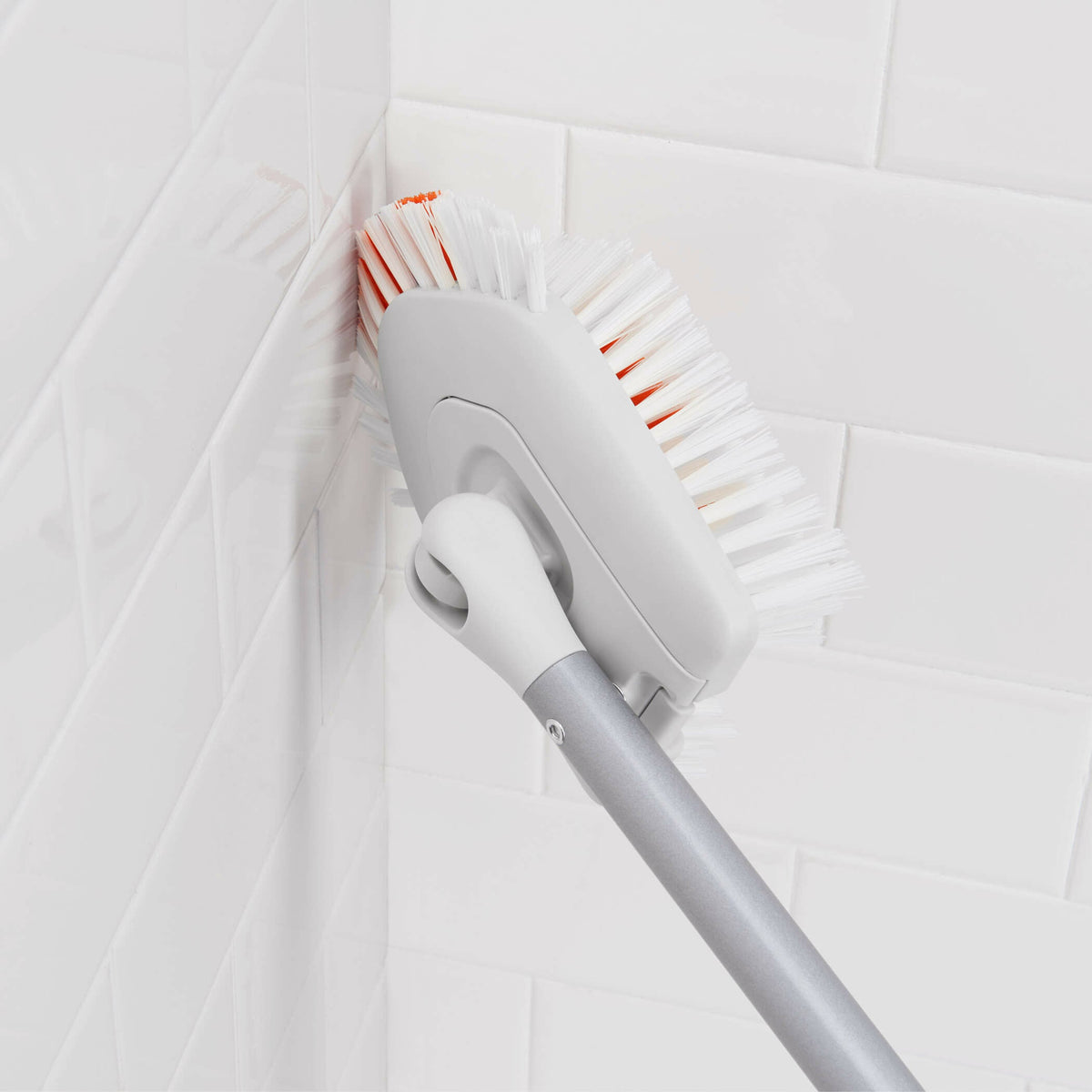 extendable-tub-and-tile-brush-y4 gg_12166000_7_1_.jpg