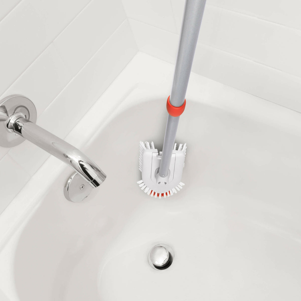 extendable-tub-and-tile-brush-y4 gg_12166000_8_1_.jpg