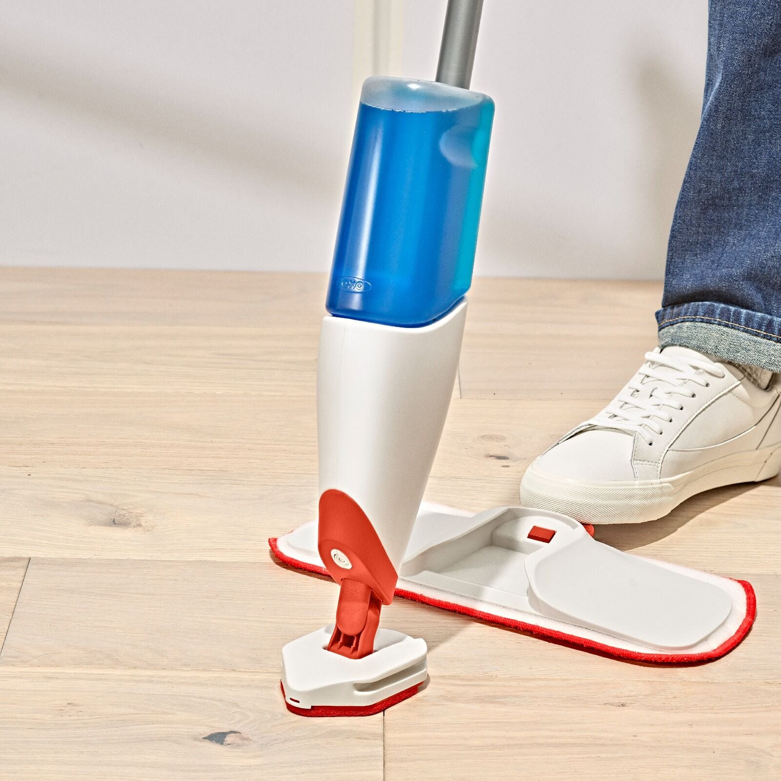 microfiber-spray-mop-m6 gg_12422900_spray-mop_pdp_05.jpeg