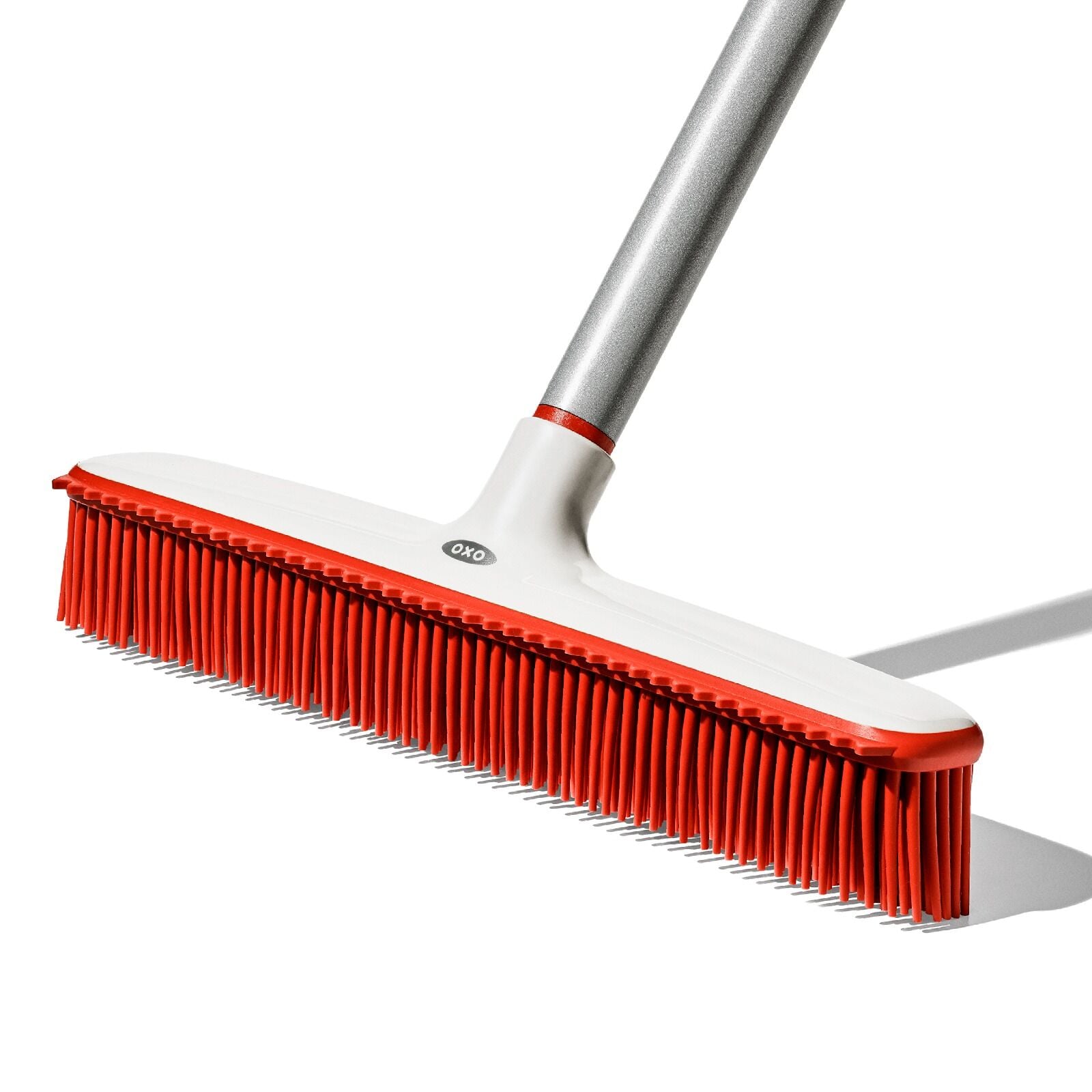 oxo-good-grips-fur-broom-i7 gg_12423000_fur-broom-compact_pdp_00.jpeg