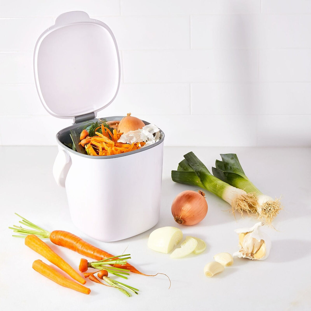 easy-clean-compost-bin-0-75-gal-l6 gg_13295800_9b_3.jpg