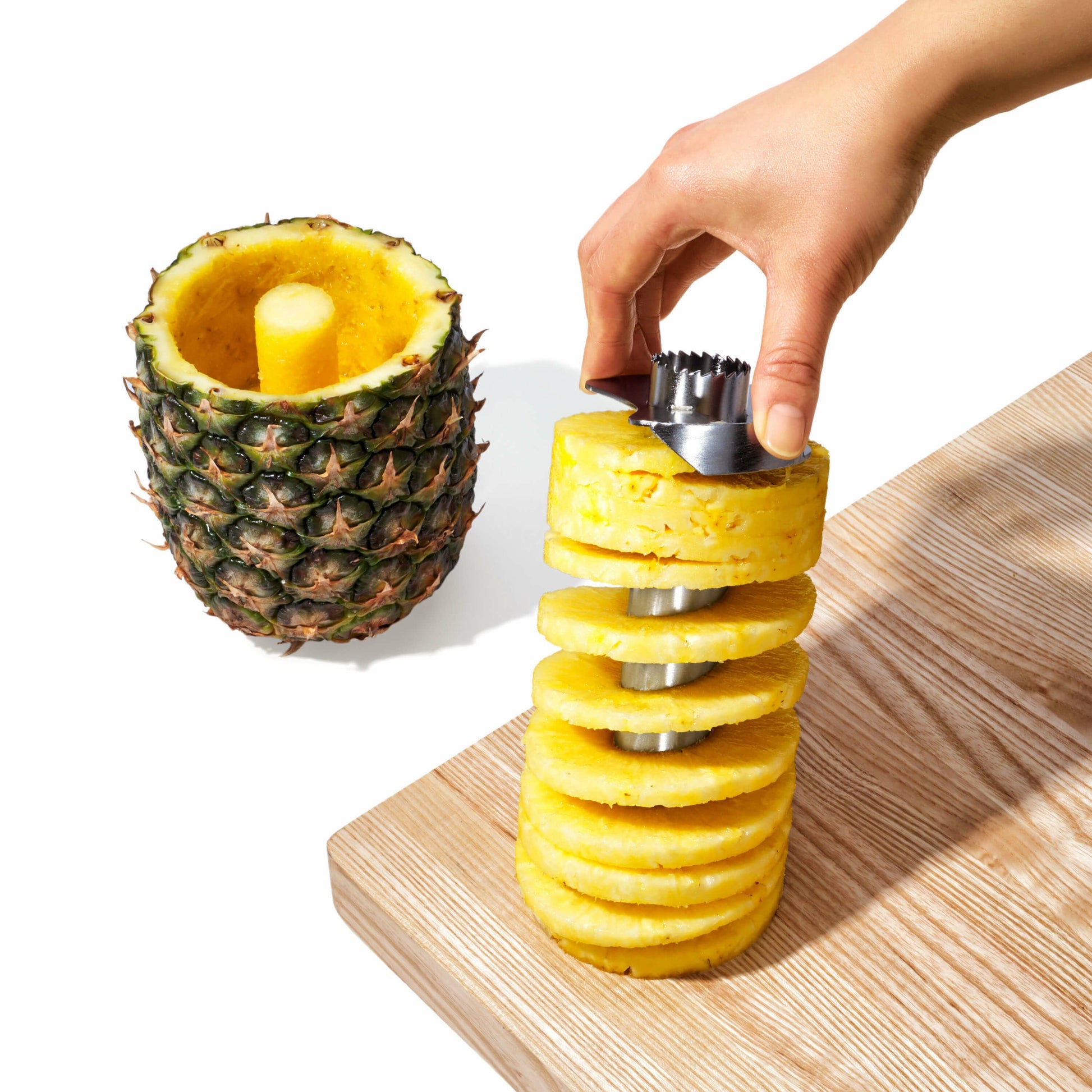 stainless-steel-pineapple-slicer-c8 gg_3108300_4c_1_.jpg