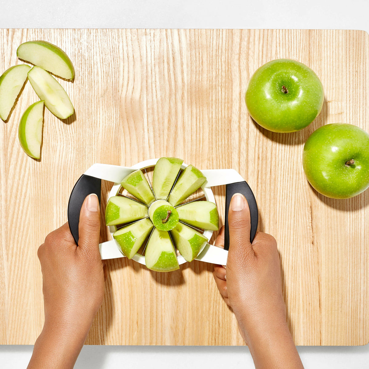 apple-divider-w8 gg_32681_4b_1_.jpg