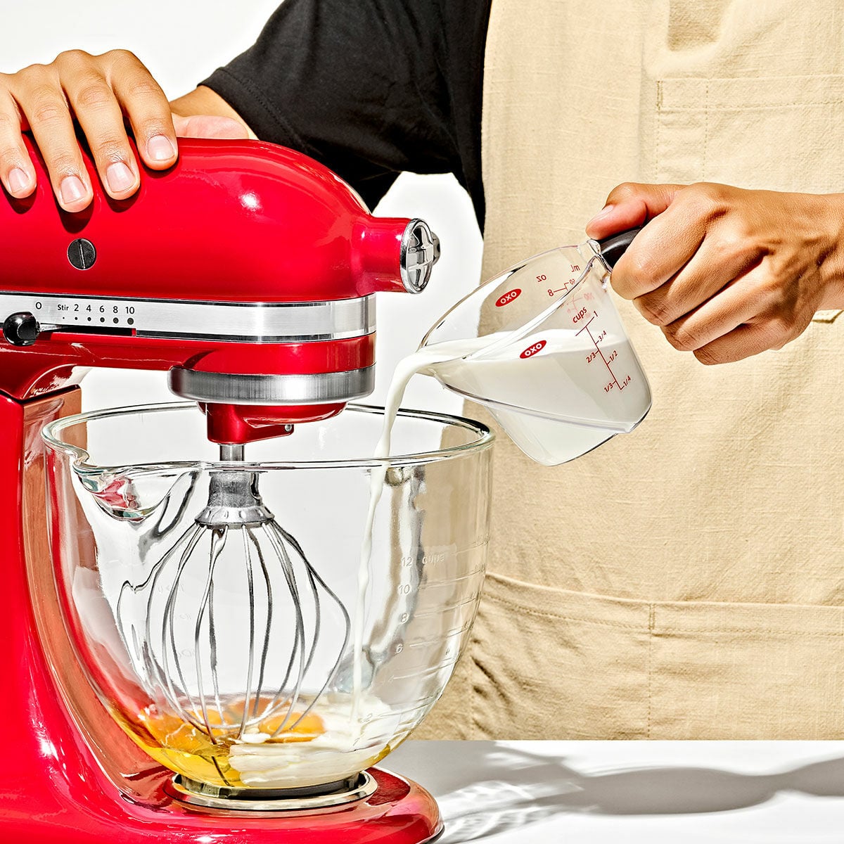 1-cup-angled-measuring-cup-k0 gg_70881v6_1cupangledmeasuringcup_02.jpg