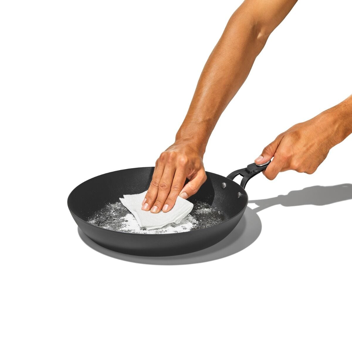 carbon-steel-with-removable-handle-10in-pan-y8 od__2059640001__10incarbonsteelpan_79_p_04_rgb.jpg